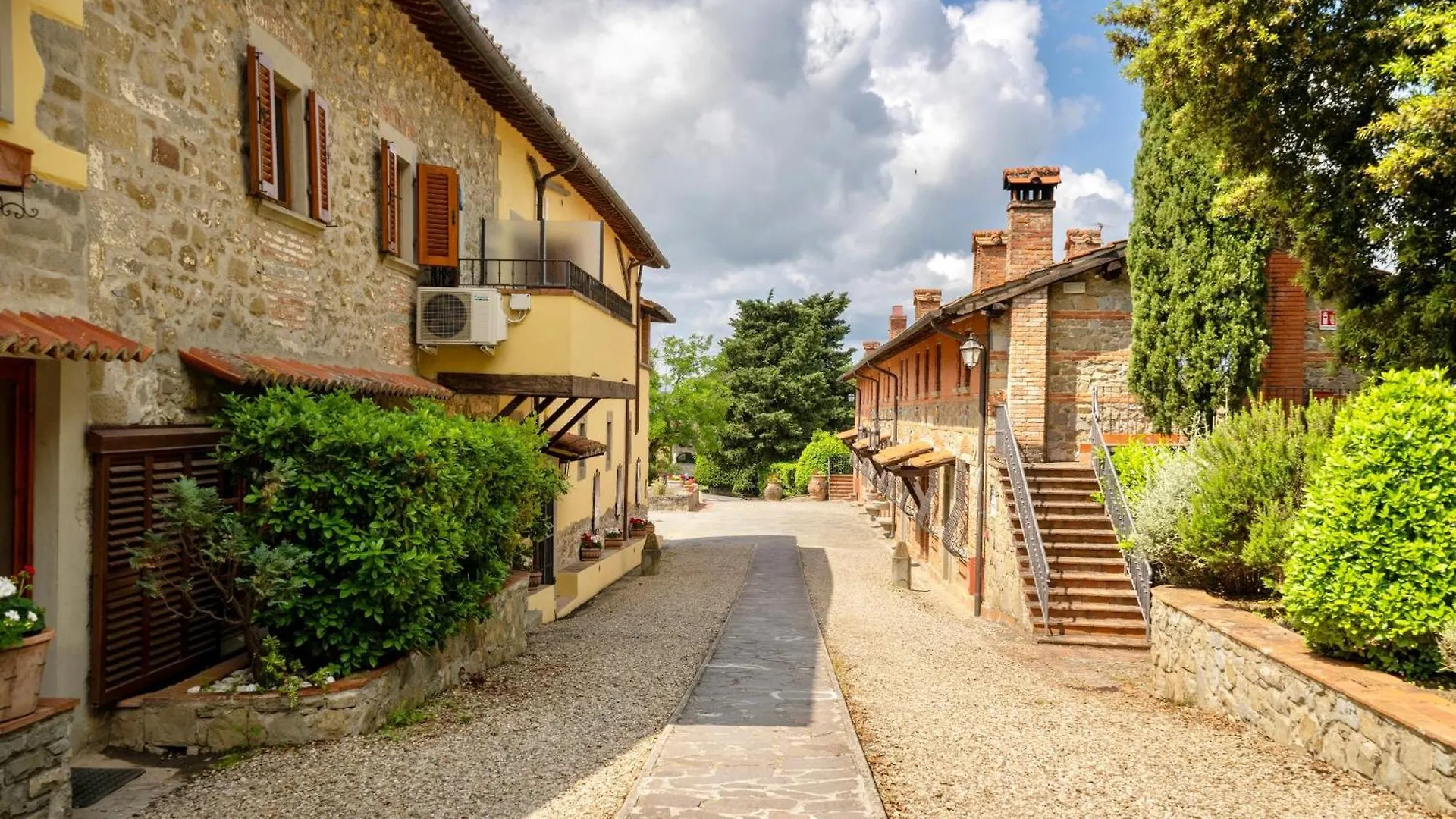 Residence With Swimming-Pool In San Donato Fronzano, Apartments With Air Conditioning And Outdoor Private Area San Donato in Fronzano