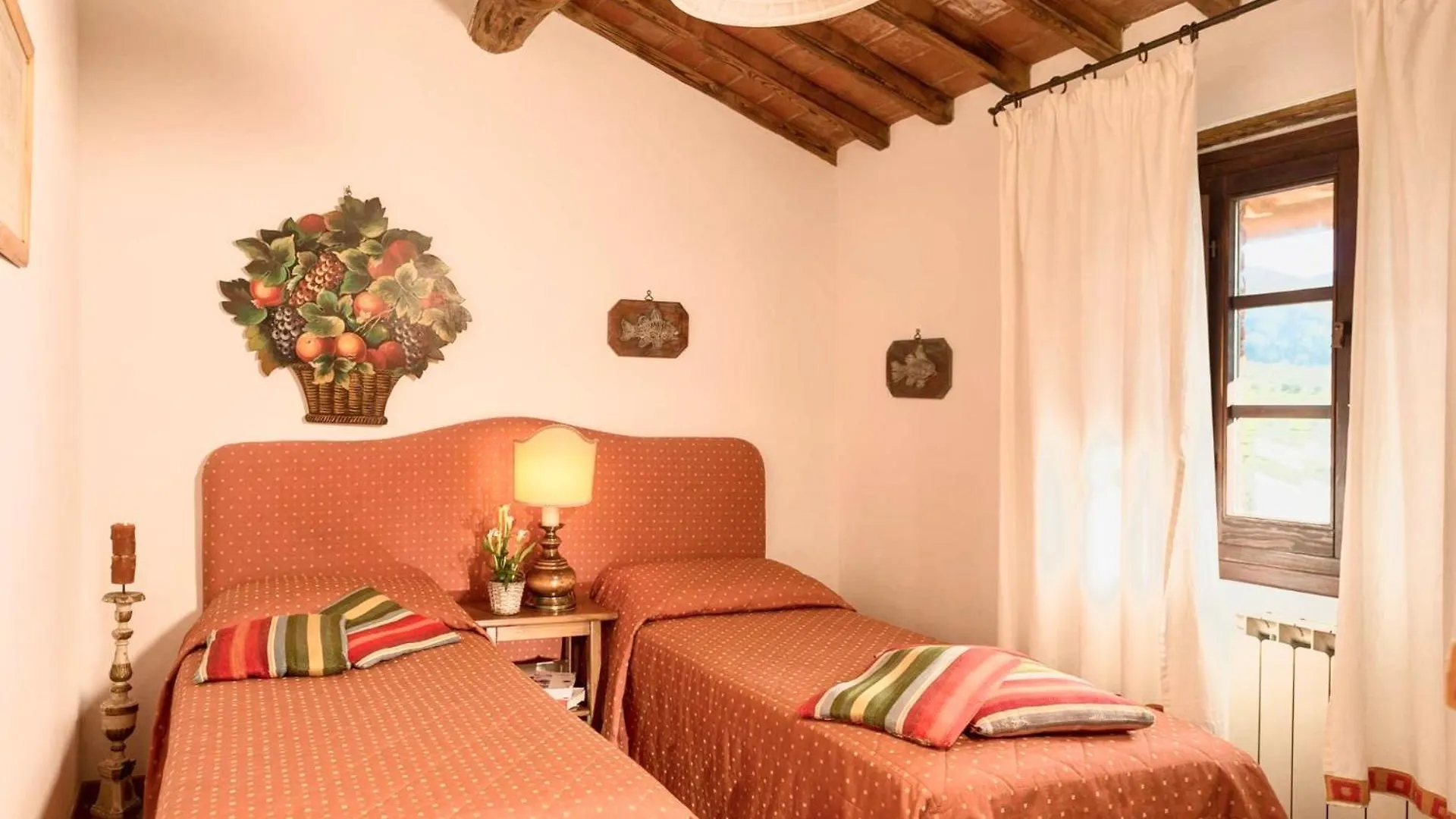 Residence With Swimming-Pool In San Donato Fronzano, Apartments With Air Conditioning And Outdoor Private Area San Donato in Fronzano Hotel apartamentowy