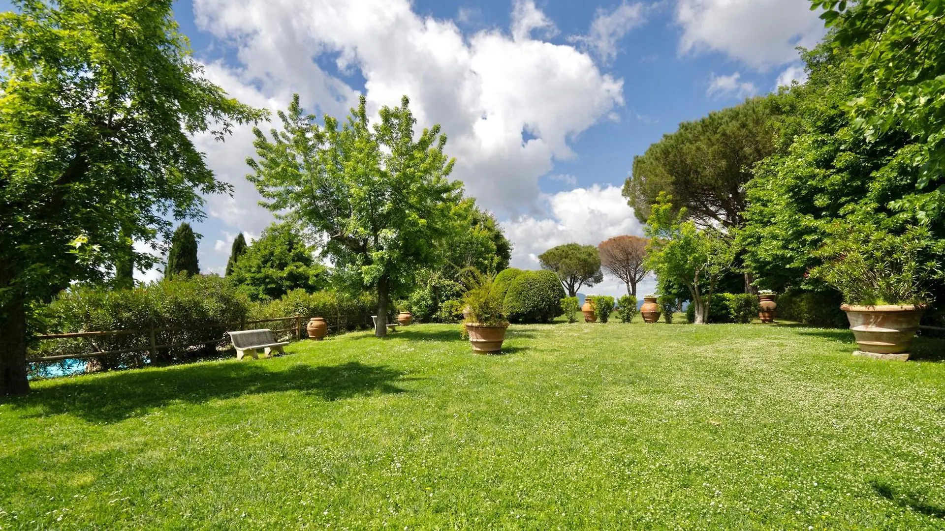 Residence With Swimming-Pool In San Donato Fronzano, Apartments With Air Conditioning And Outdoor Private Area San Donato in Fronzano